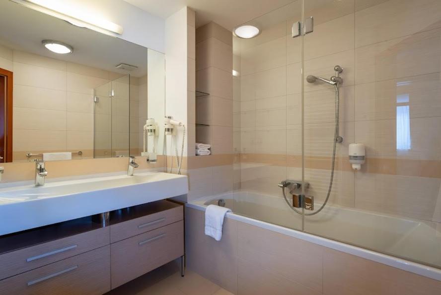 Horsky Hotel Remata Raztocno Zewnętrze zdjęcie