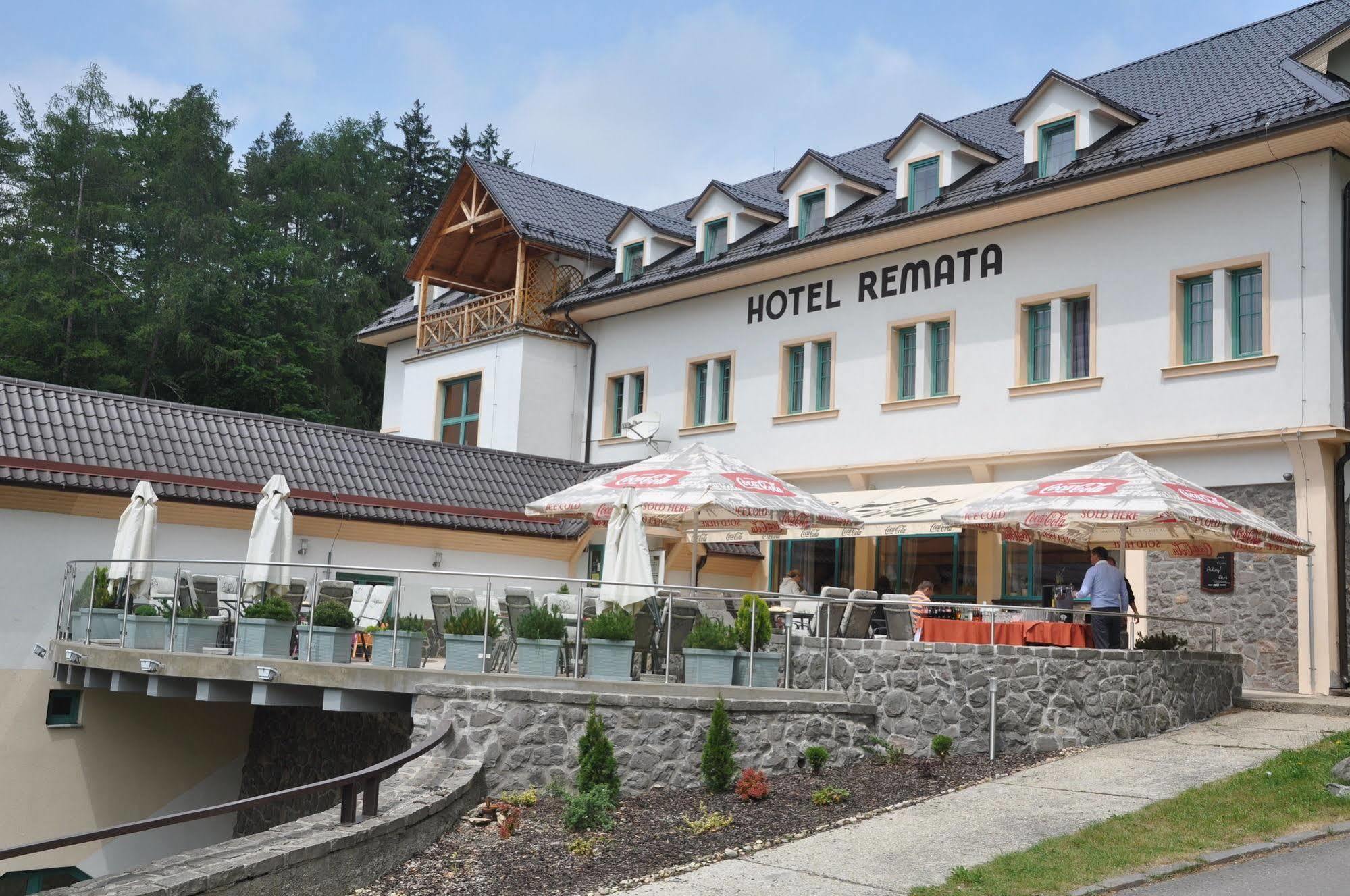 Horsky Hotel Remata Raztocno Zewnętrze zdjęcie